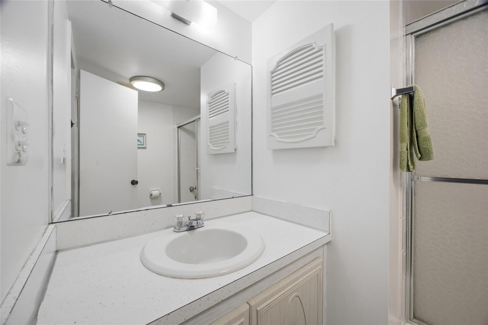 LAKESIDE VILLAGE 01 CONDO - Residential