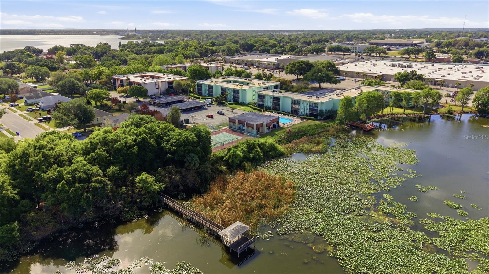 LAKESIDE VILLAGE 01 CONDO - Residential