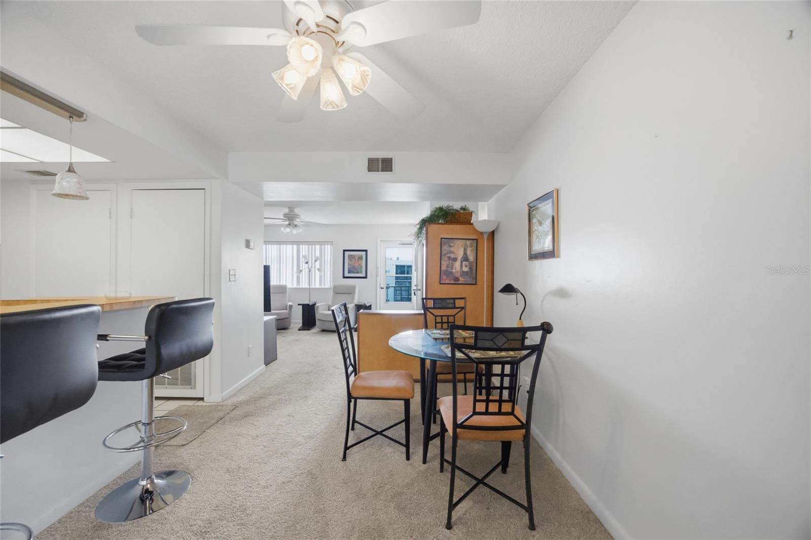 LAKESIDE VILLAGE 01 CONDO - Residential