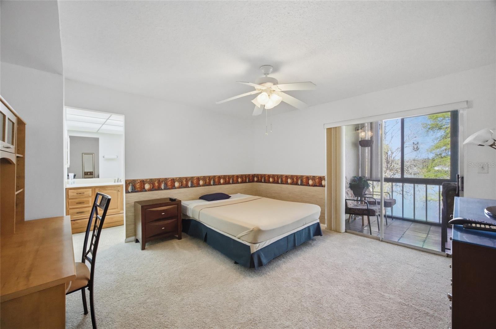 LAKESIDE VILLAGE 01 CONDO - Residential