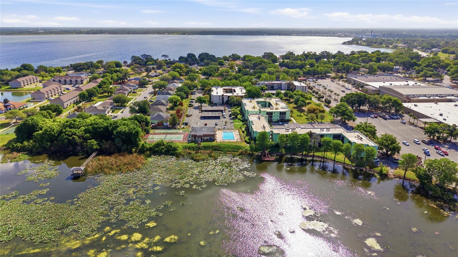 LAKESIDE VILLAGE 01 CONDO - Residential