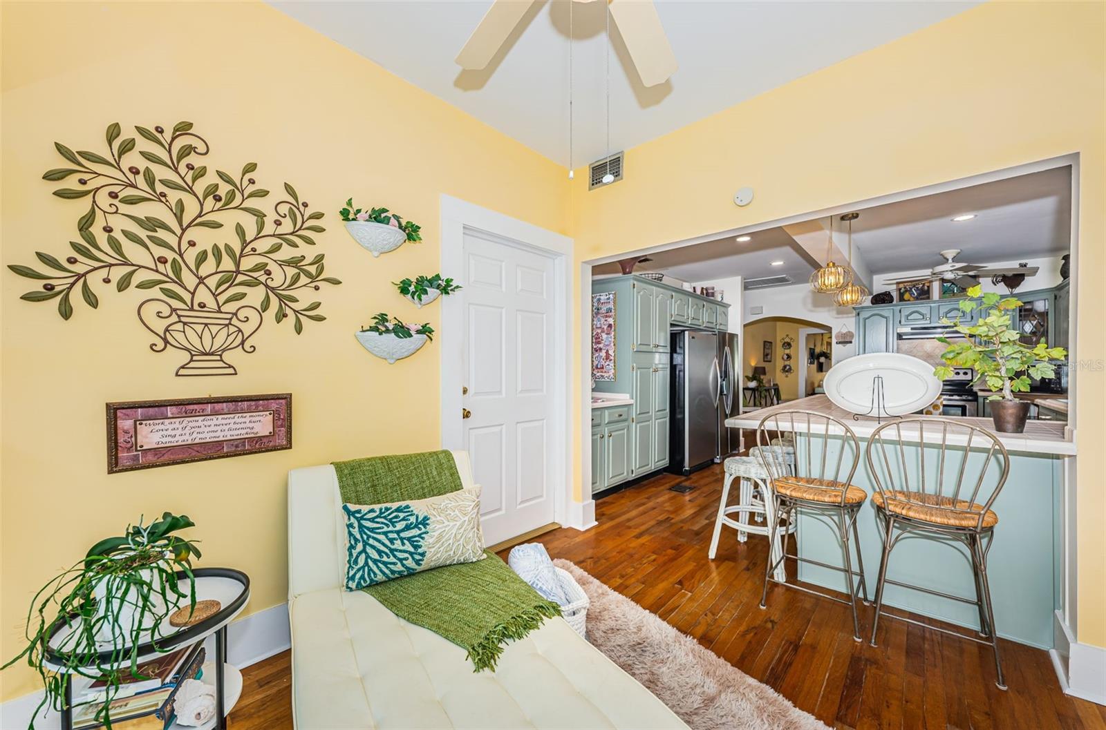 ST PETERSBURG BEACH 1ST ADD - Residential Lease
