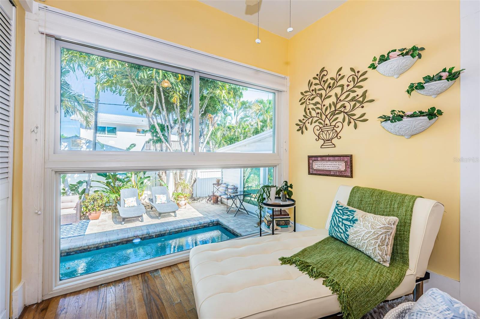 ST PETERSBURG BEACH 1ST ADD - Residential Lease