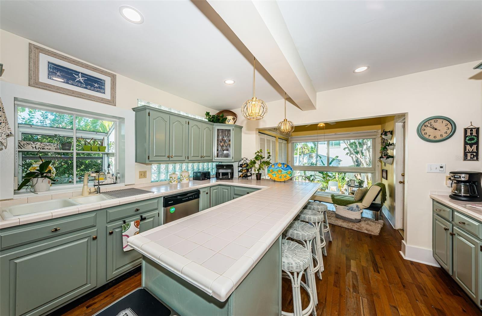 ST PETERSBURG BEACH 1ST ADD - Residential Lease