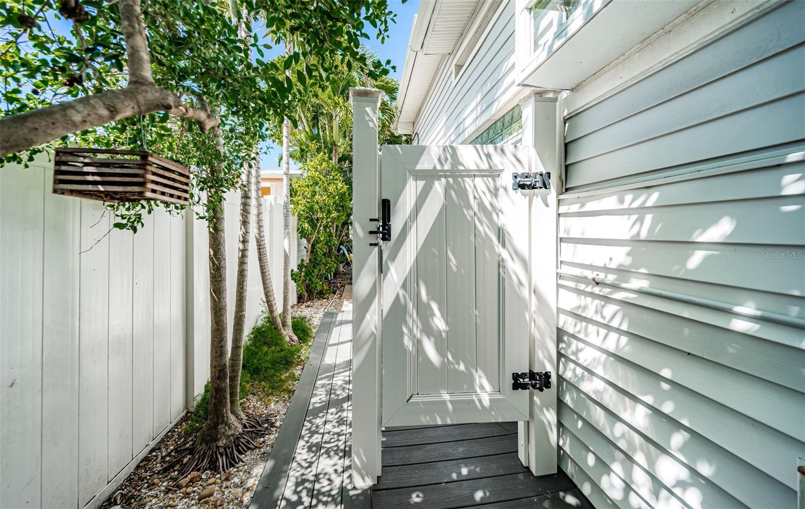 ST PETERSBURG BEACH 1ST ADD - Residential Lease