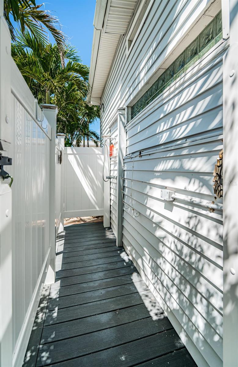 ST PETERSBURG BEACH 1ST ADD - Residential Lease