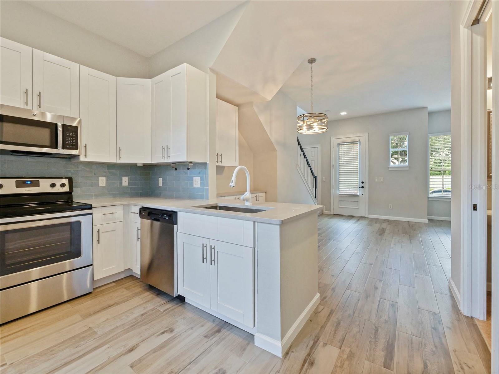 AVALON PARK NORTHWEST VILLAGE PH 05 R - Residential Lease