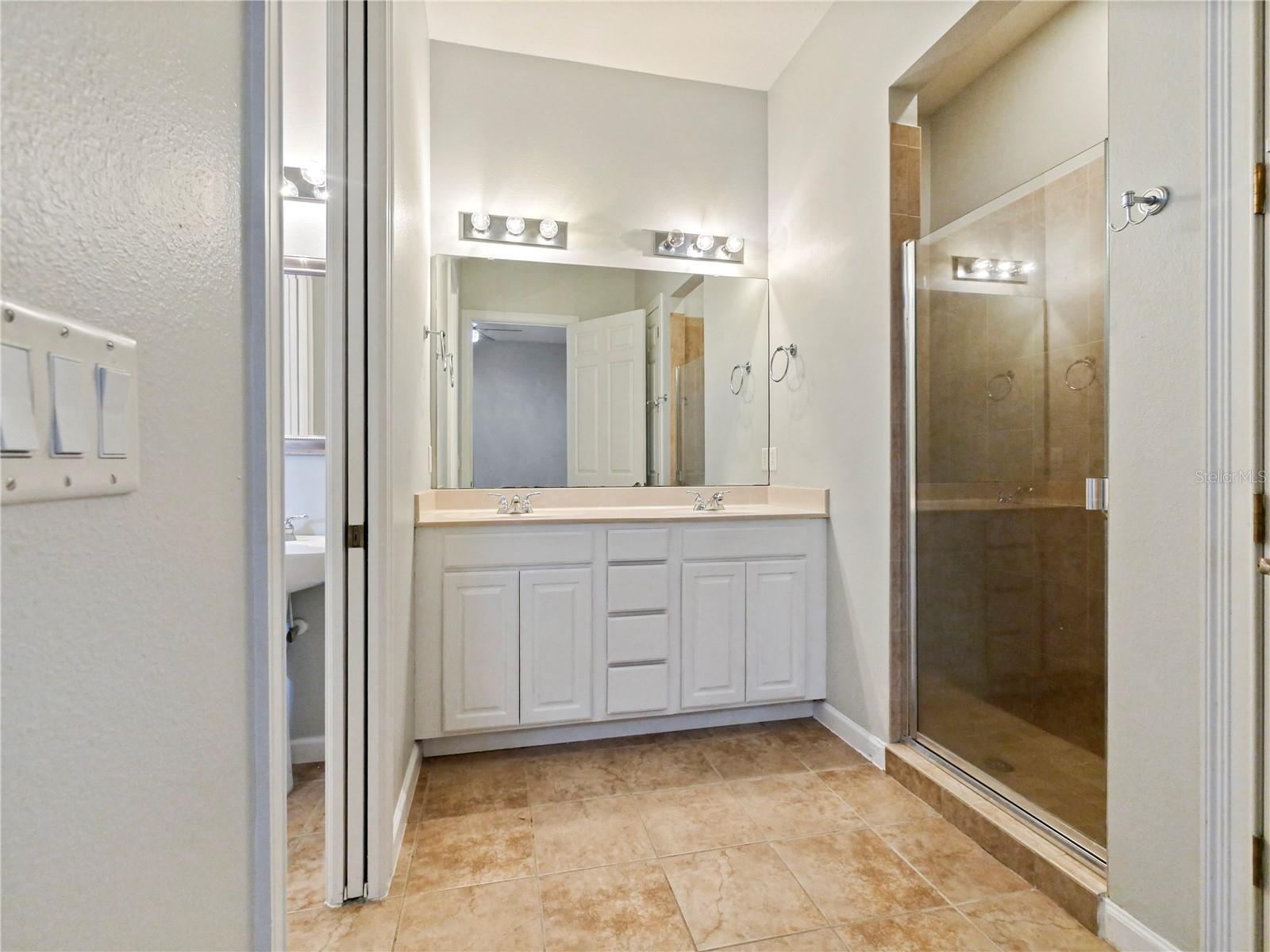 AVALON PARK NORTHWEST VILLAGE PH 05 R - Residential Lease