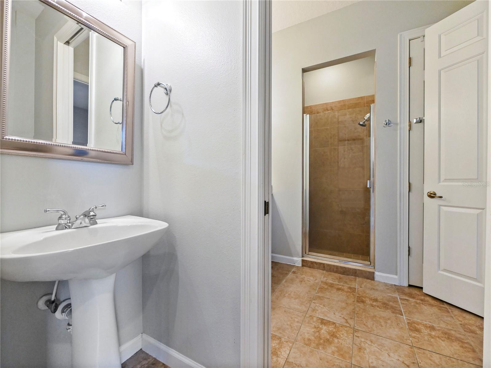 AVALON PARK NORTHWEST VILLAGE PH 05 R - Residential Lease