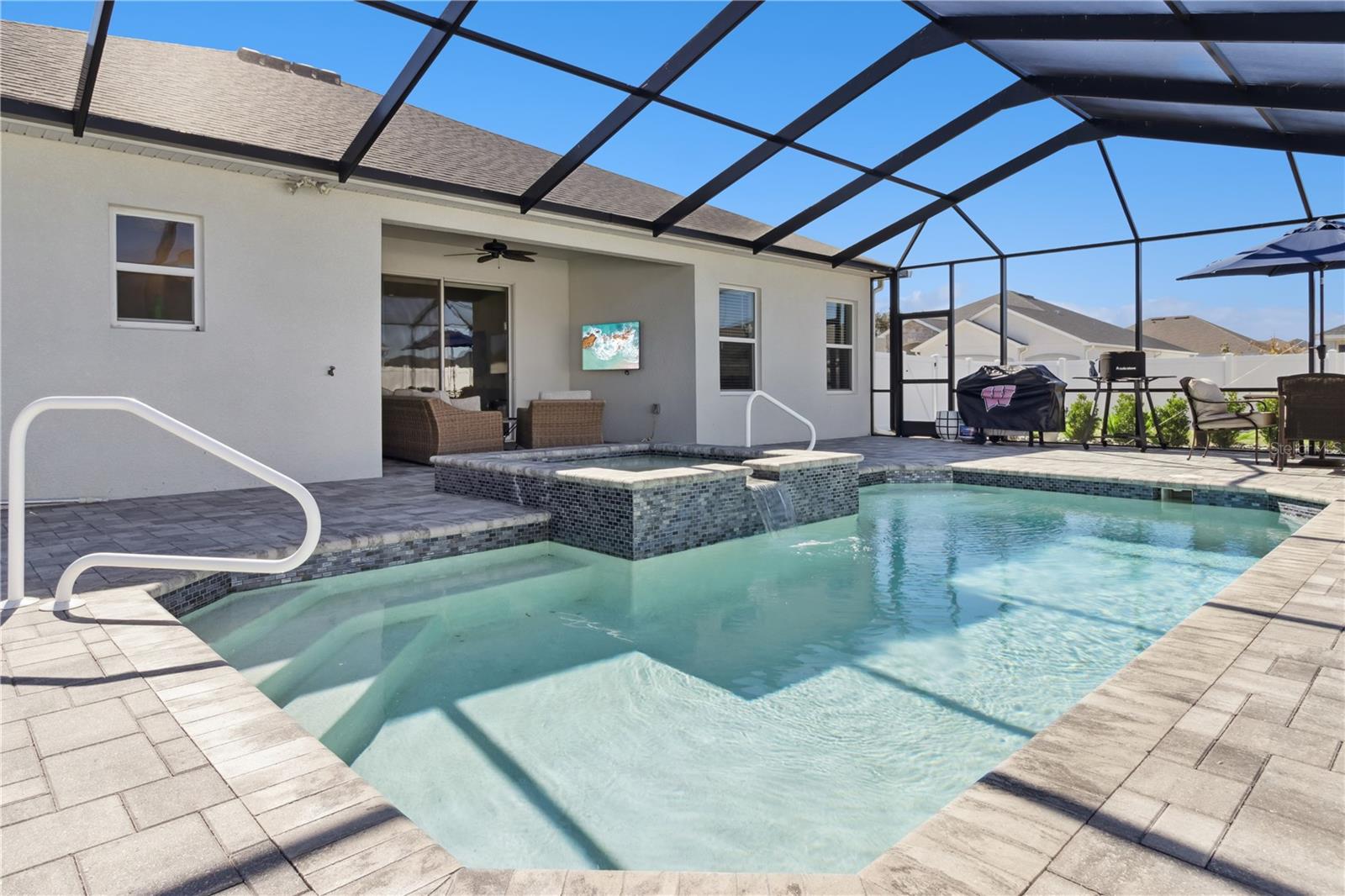 TREYMONT - Residential