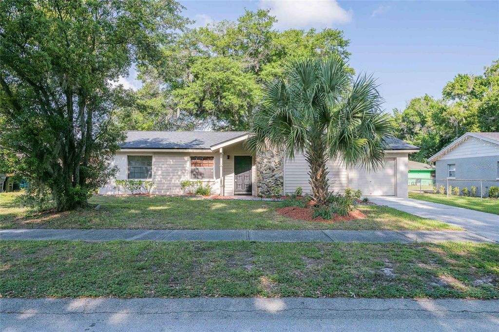 Photo of 722 Hemlock Lane, Lakeland, FL 33810 (MLS # TB8500939)