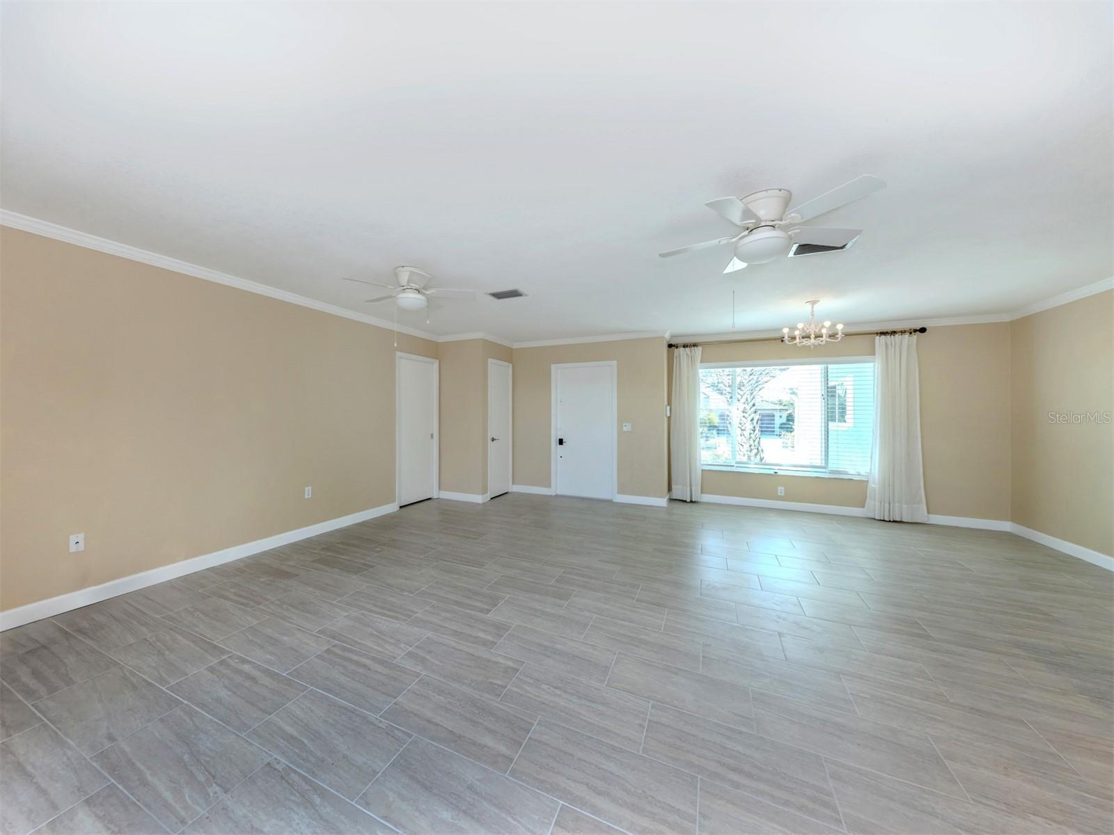 VENICE GARDENS - Residential