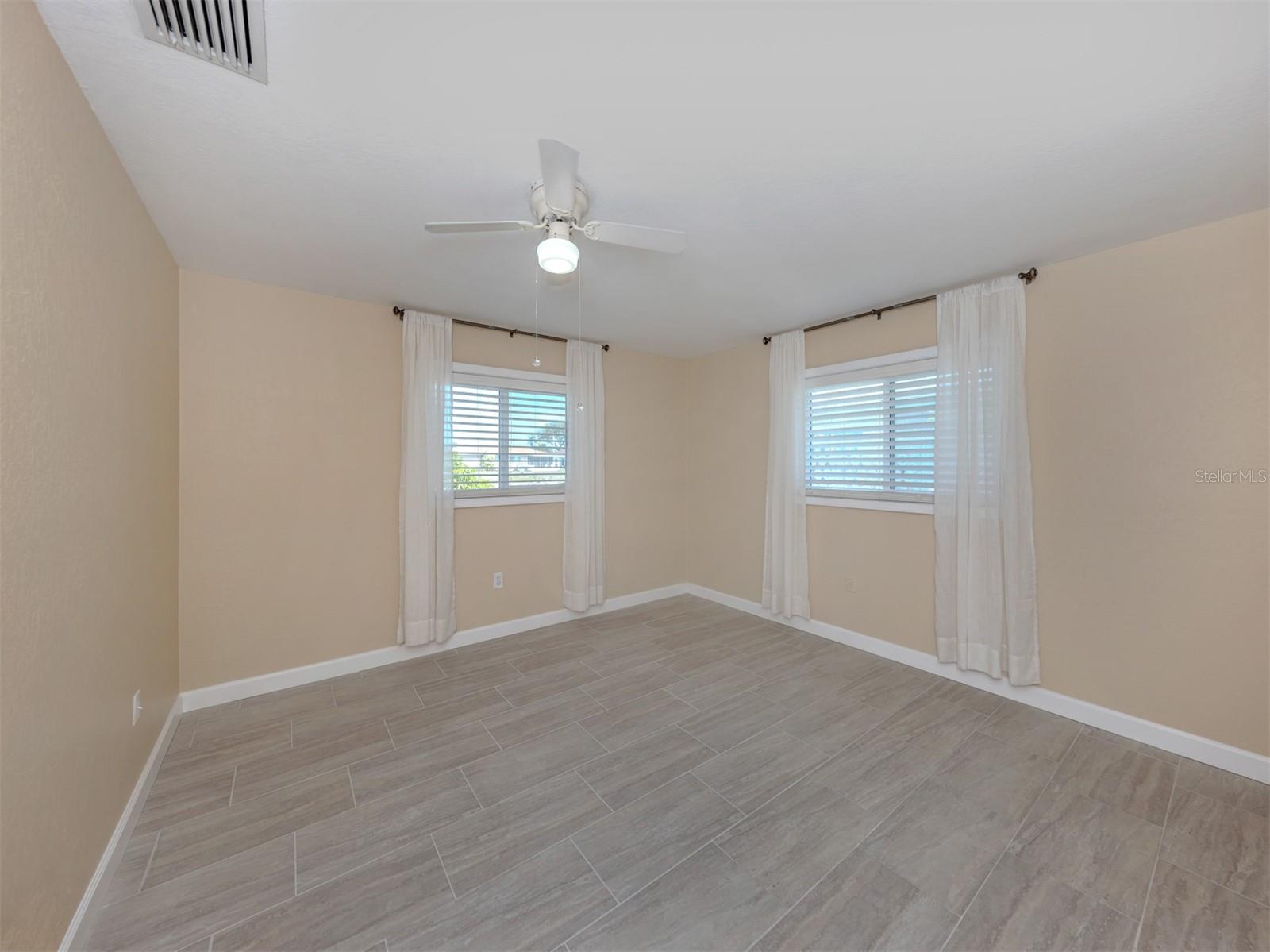 VENICE GARDENS - Residential