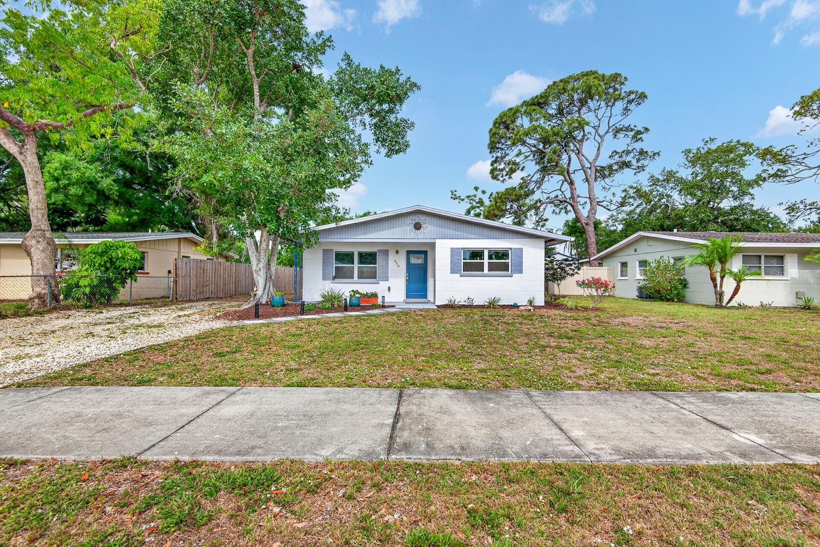 ROBIN HOOD WOODS - Residential
