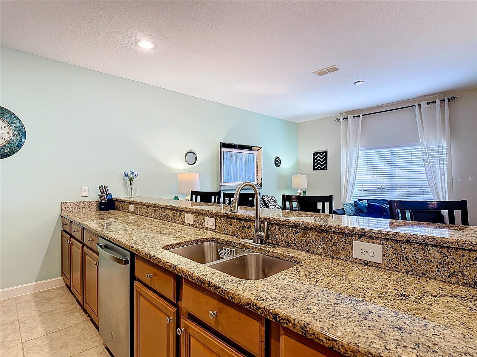 PARADISE PALMS RESORT PH 2 - Residential Lease