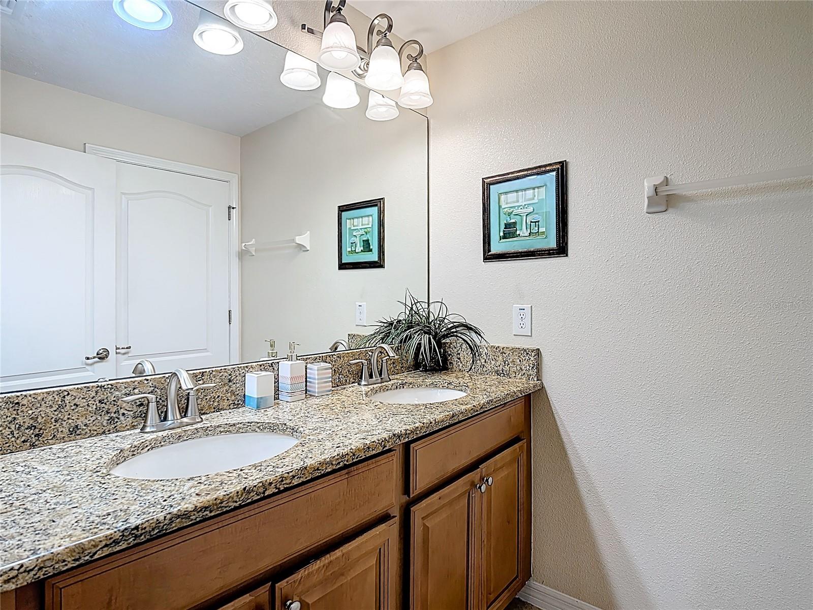 PARADISE PALMS RESORT PH 2 - Residential Lease