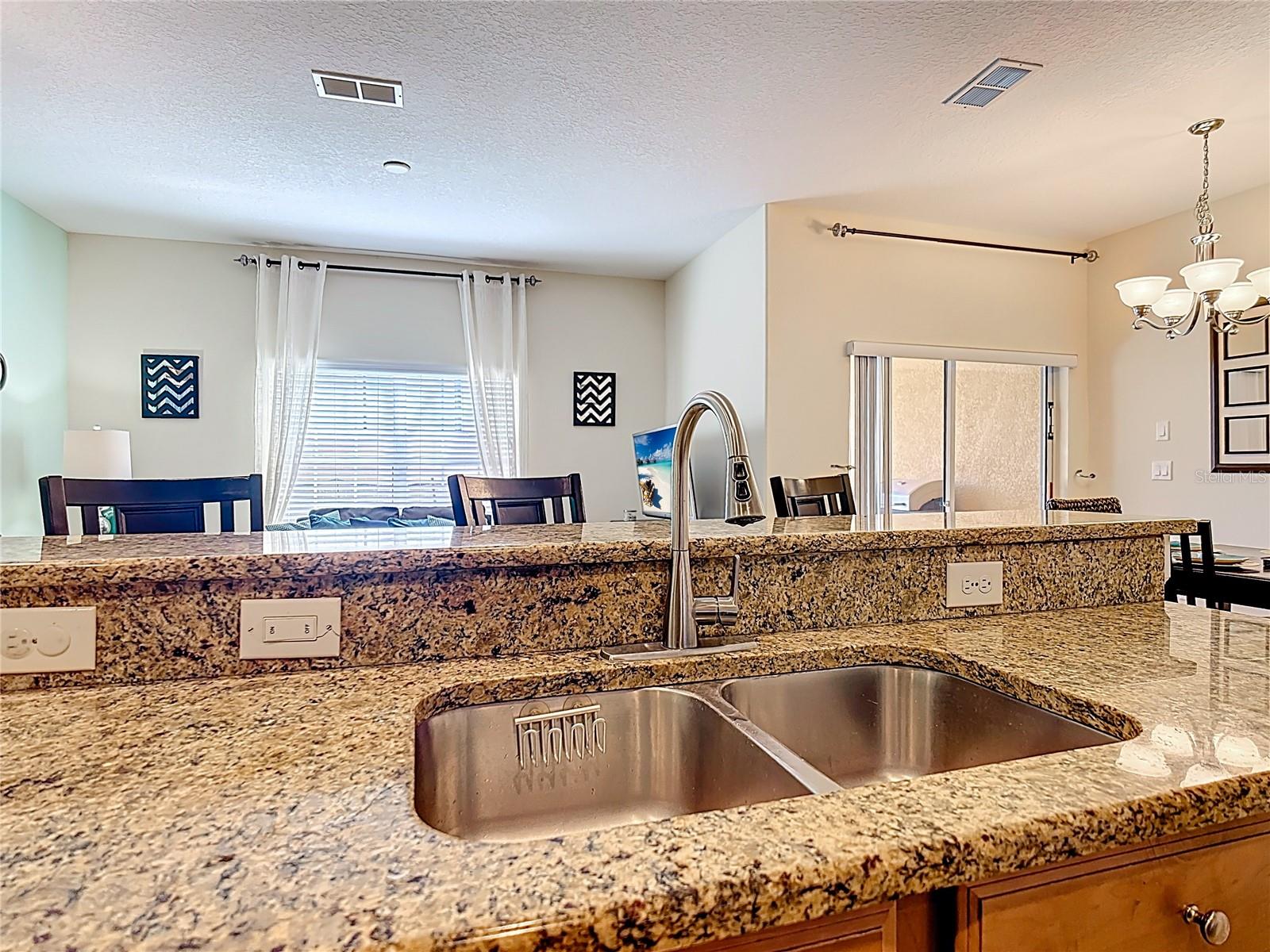 PARADISE PALMS RESORT PH 2 - Residential Lease