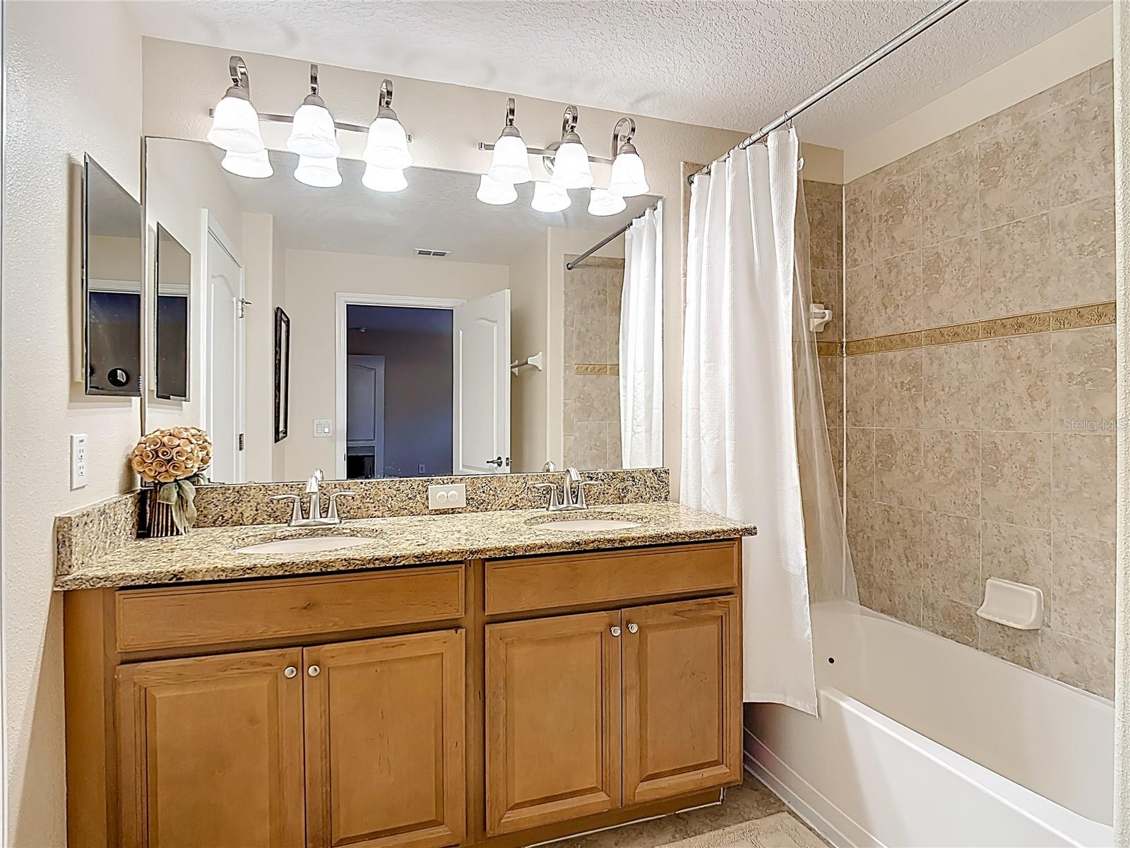 PARADISE PALMS RESORT PH 2 - Residential Lease