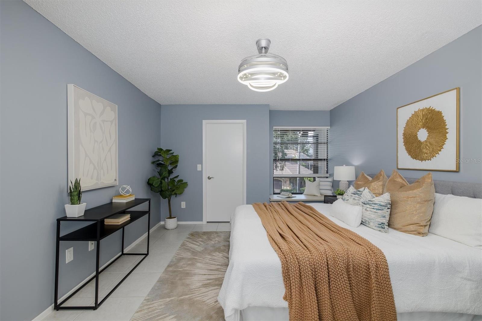 LOVERS OAK CONDO - Residential