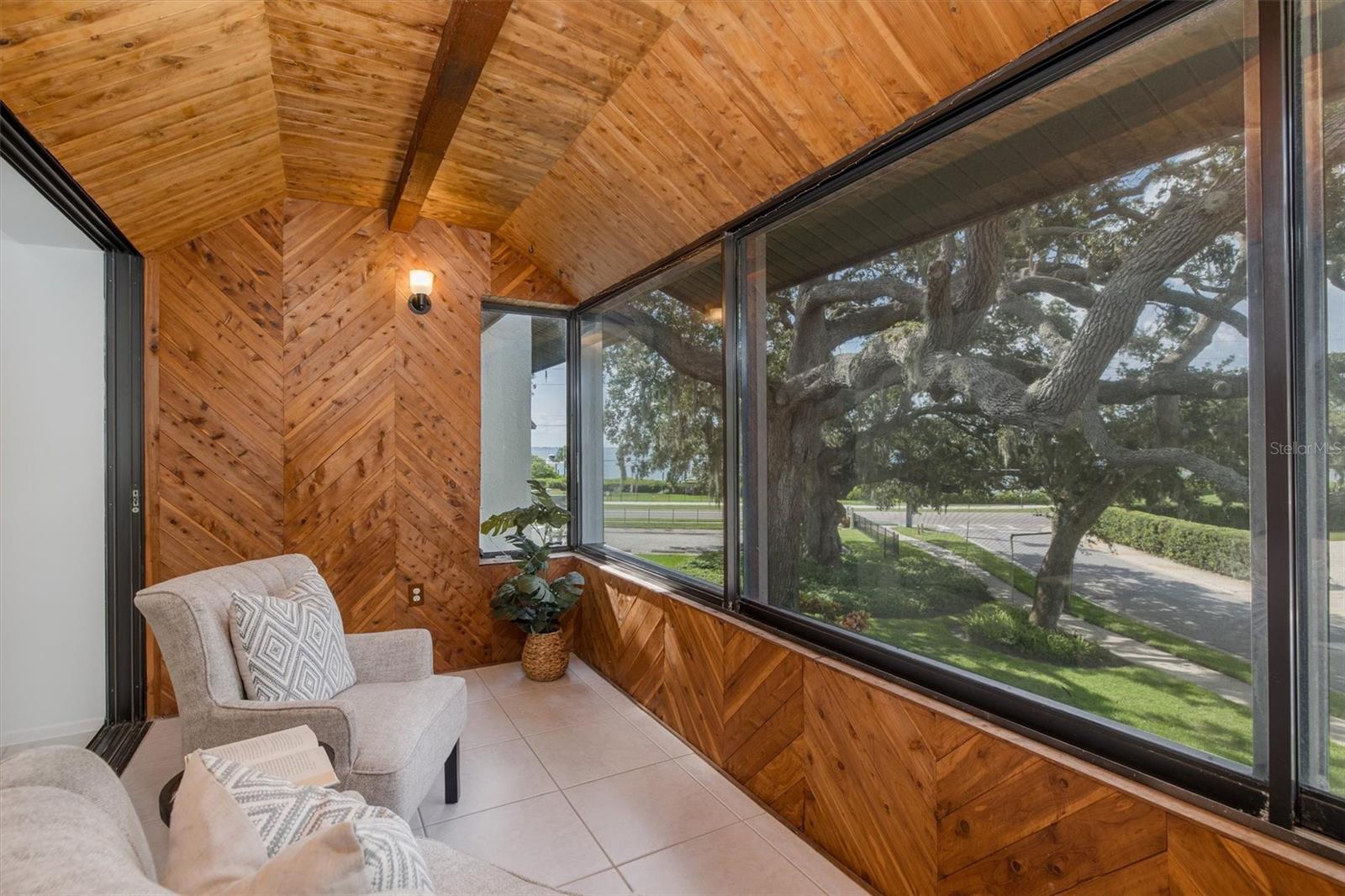 LOVERS OAK CONDO - Residential