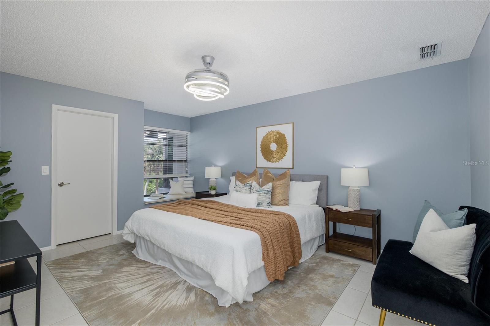 LOVERS OAK CONDO - Residential