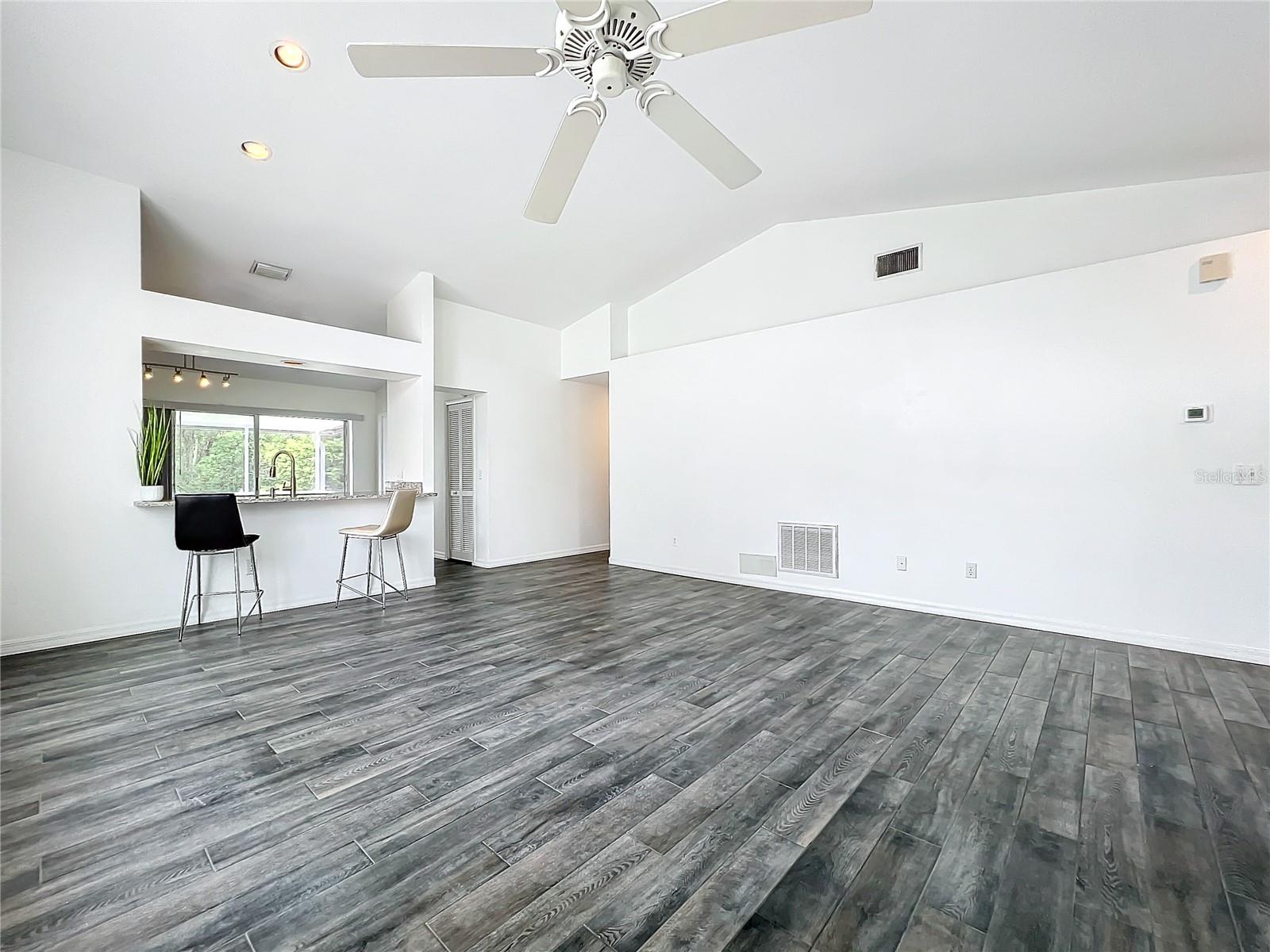DEER CREEK VILLAGE SEC 04 - Residential Lease