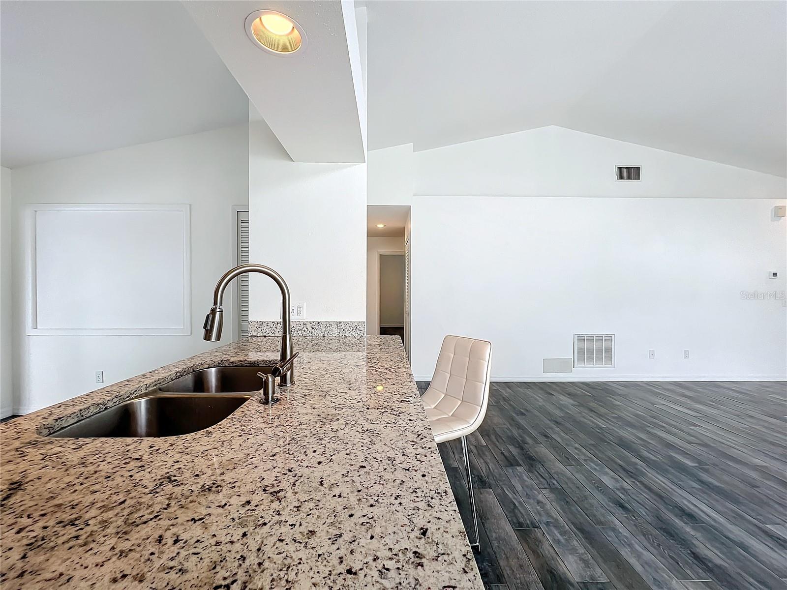 DEER CREEK VILLAGE SEC 04 - Residential Lease