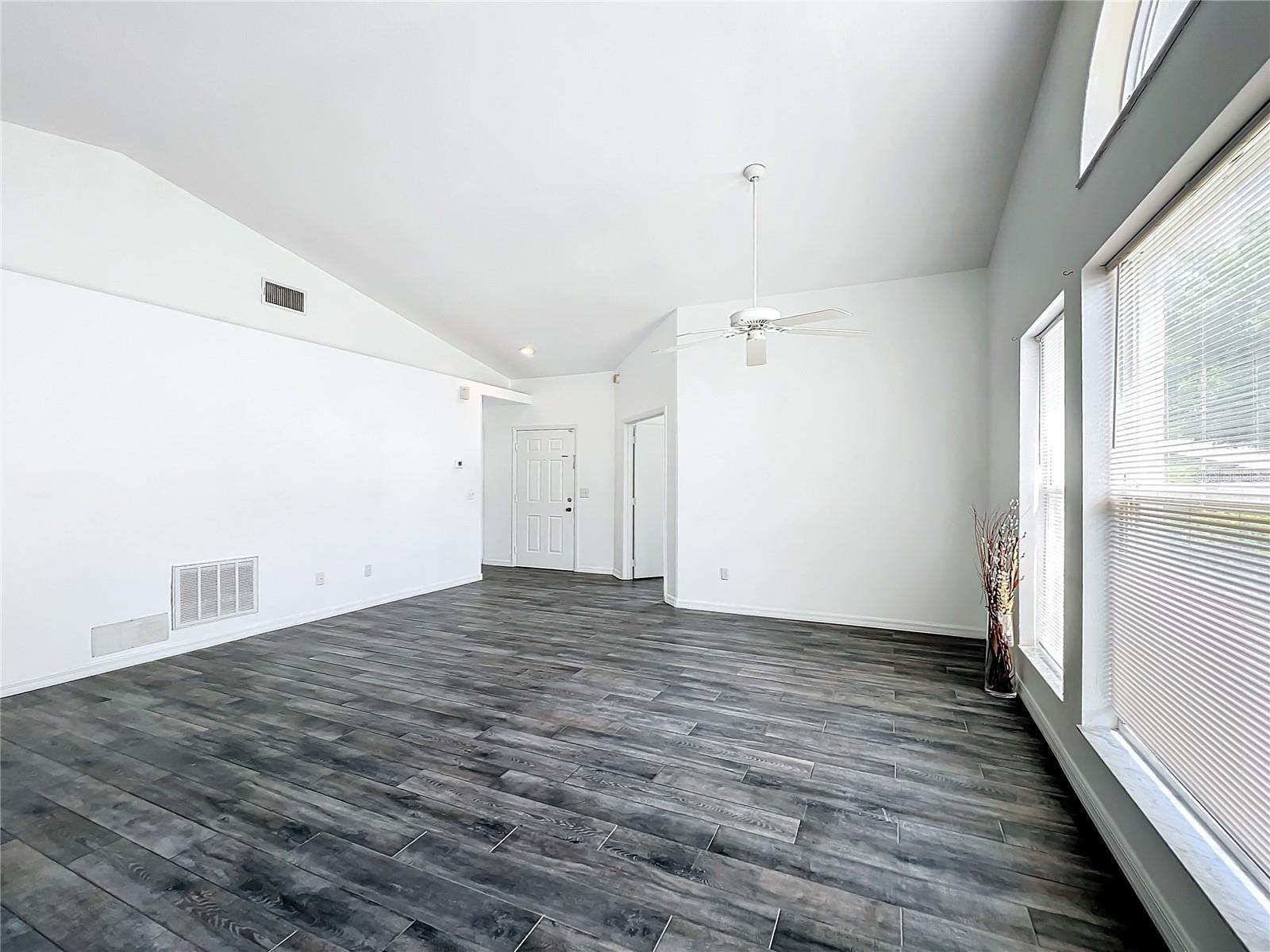 DEER CREEK VILLAGE SEC 04 - Residential Lease