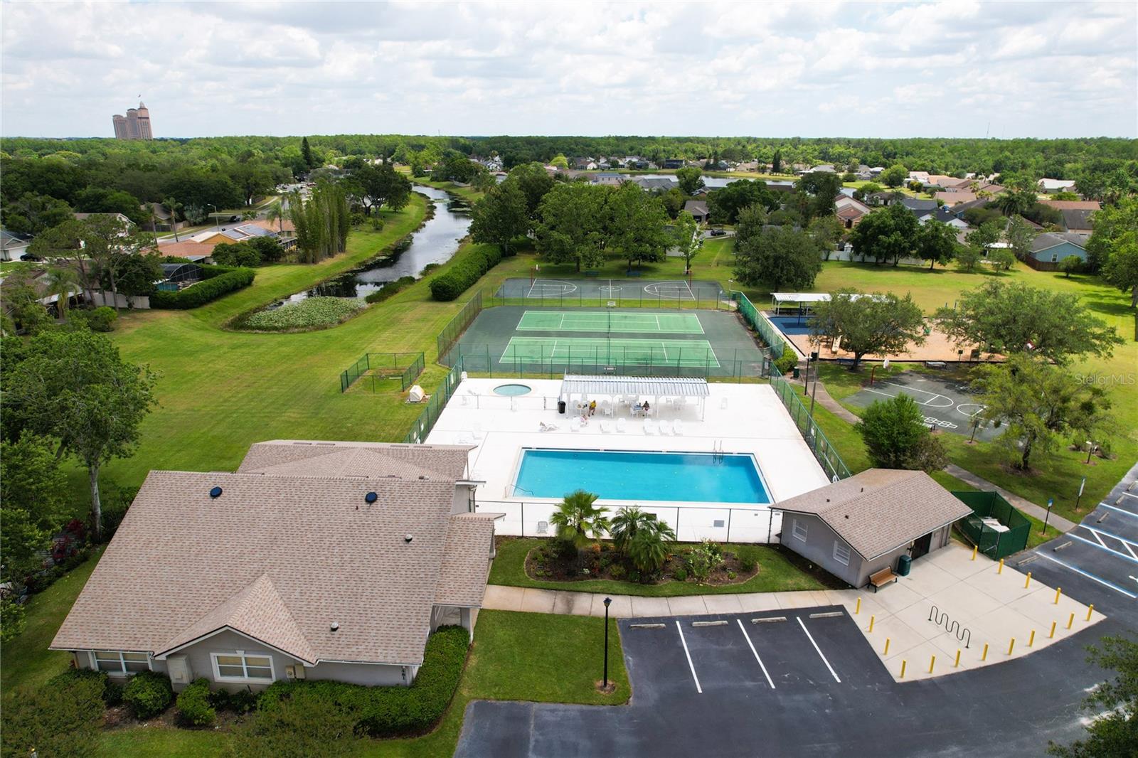 DEER CREEK VILLAGE SEC 04 - Residential Lease