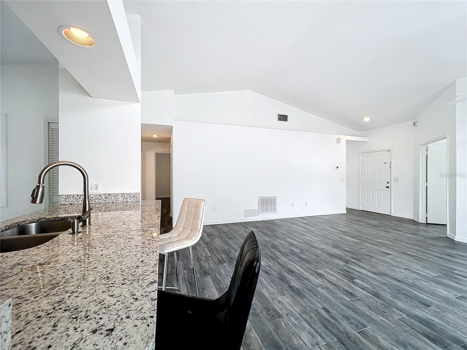 DEER CREEK VILLAGE SEC 04 - Residential Lease