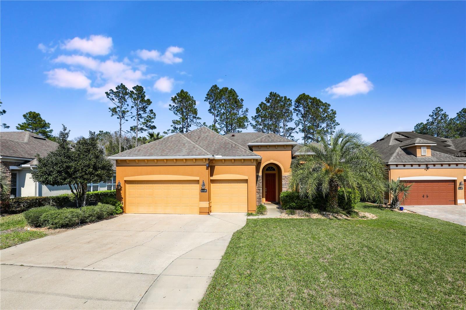 ** NO CDD FEE ** PRICED TO SELL ** AMAZING LOCATION **SELL WILL HELP WITH CLOSING COSTS**
This luxurious 5-bed, 4-bath home offers an exceptional opportunity in the highly sought-after Eagle Landing GOLF COMMUNITY. Enjoy the peace of mind that comes with a PAID OFF CDD bond and the potential for an assumable 3.62% interest rate for VA buyers. This spacious home is PRICED BELOW MARKET VALUE! Step inside to discover a stylish interior, featuring gray walls and wood-like laminate flooring, creating a MODERN and inviting atmosphere. The OPEN LAYOUT features an office/flex room, and the SPLIT BEDROOM FLOOR PLAN provides privacy. The master suite boasts newer PADDED CARPET, a walk-in closet, a large walk-in shower, a soaking tub, and a double vanity. A never-utilized full upstairs bedroom and bathroom offer additional flexibility. A 3-car garage provides ample storage, while the FULLY FENCED BACKYARD and SCREENED PATIO with an upgraded concrete slab offer outdoor enjoyment. Don’t miss this amazing opportunity!