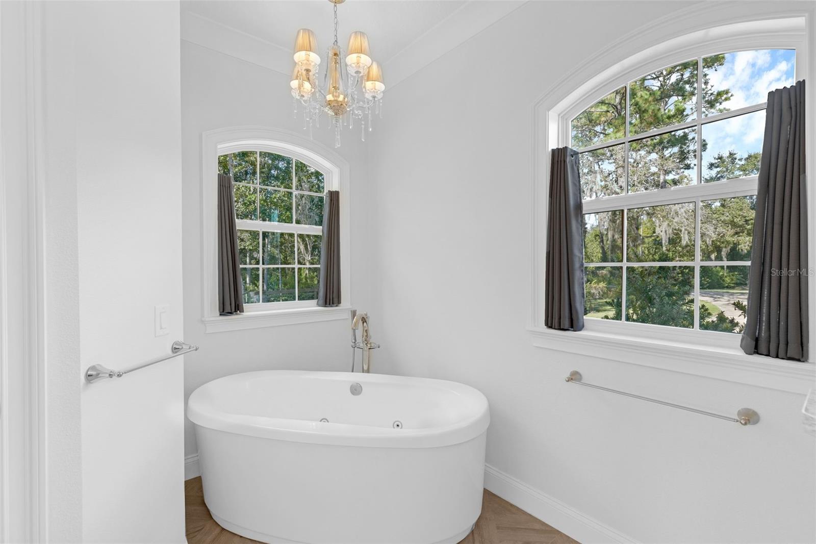 SILVER SPRINGS SHORES - Residential