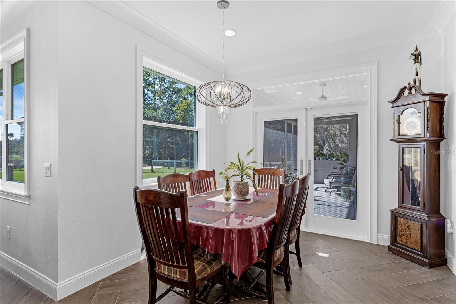 SILVER SPRINGS SHORES - Residential