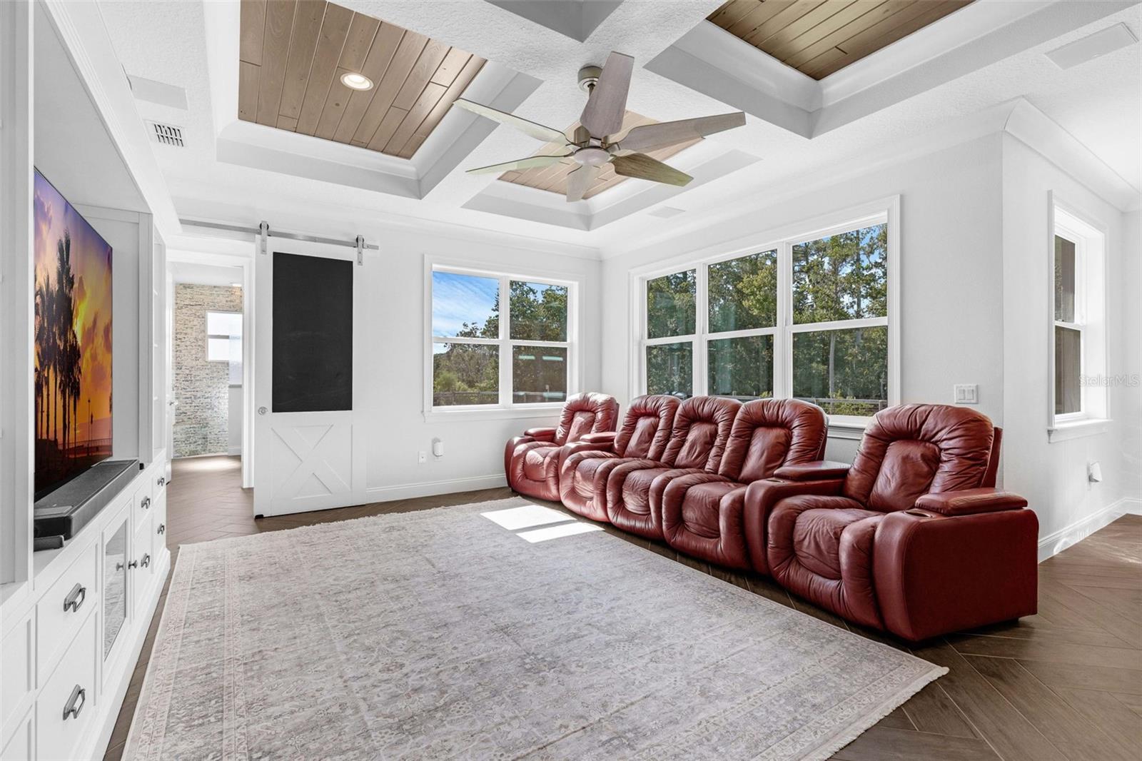 SILVER SPRINGS SHORES - Residential