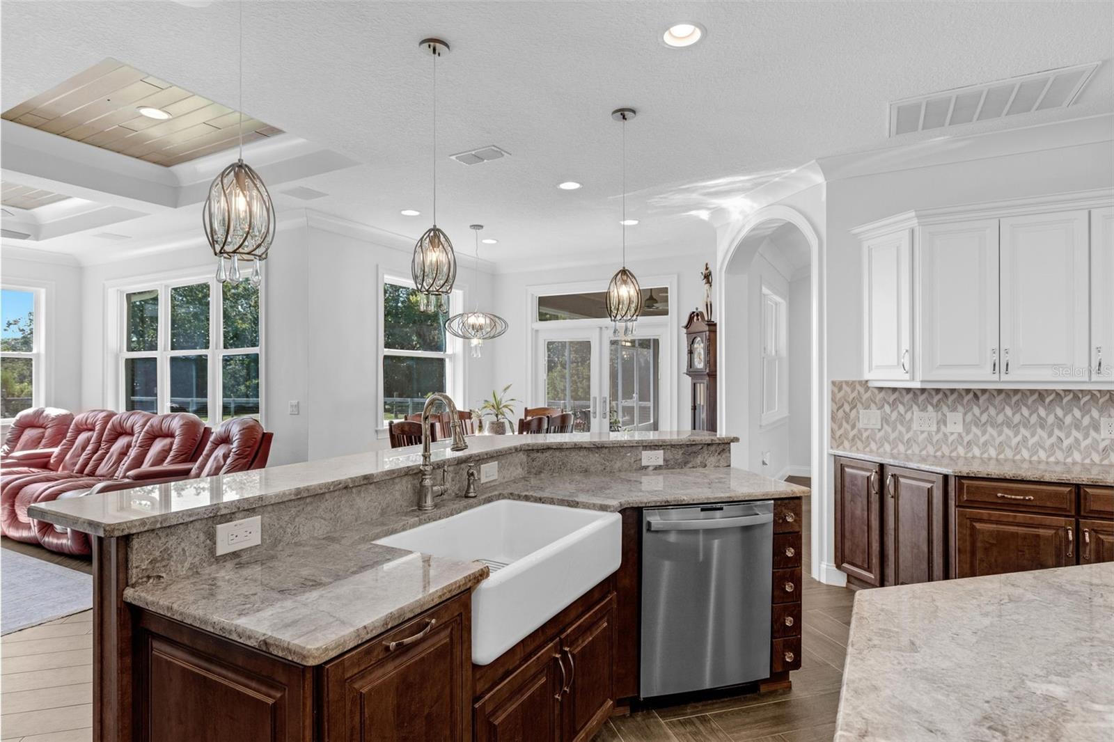 SILVER SPRINGS SHORES - Residential