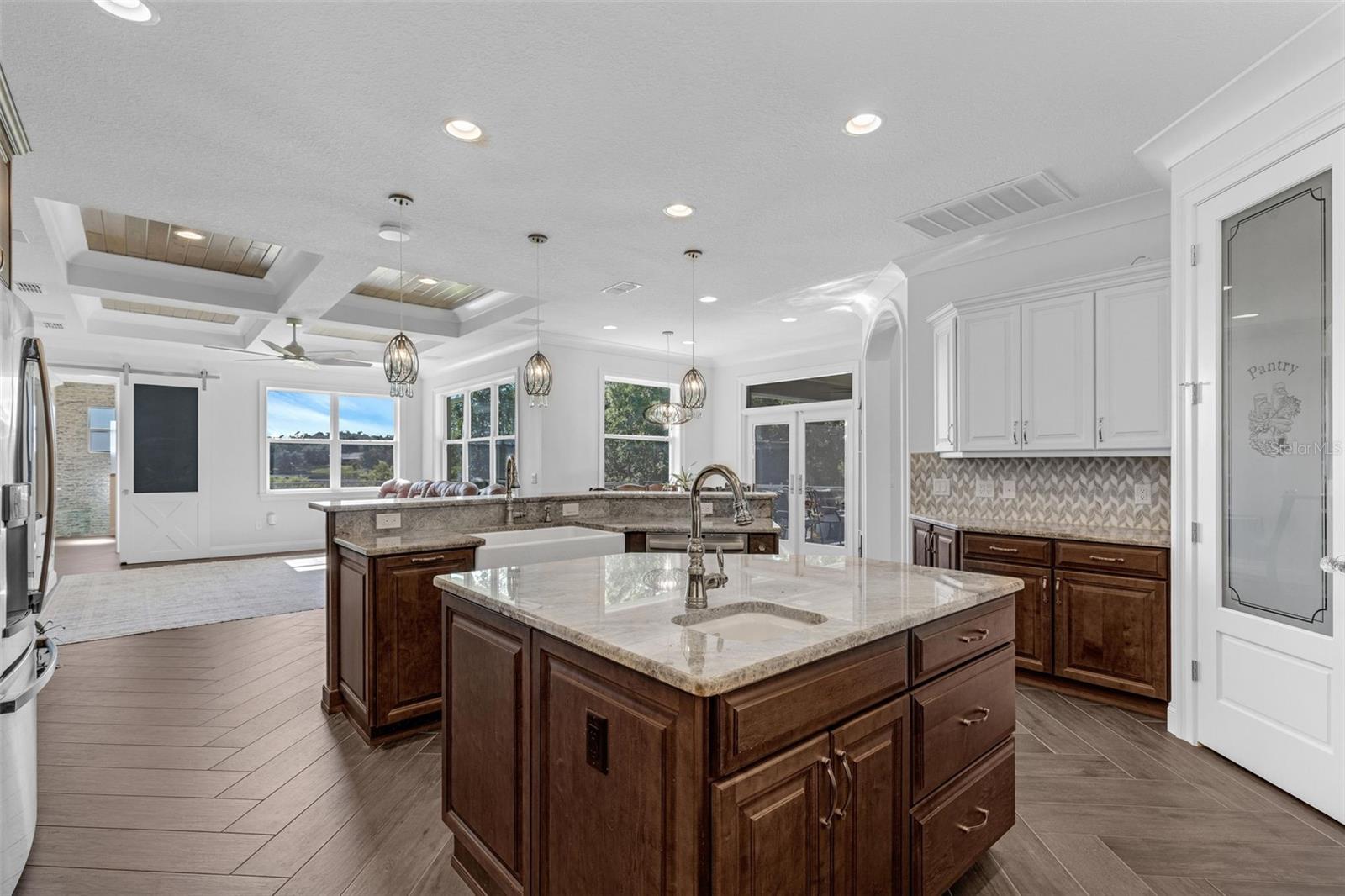 SILVER SPRINGS SHORES - Residential