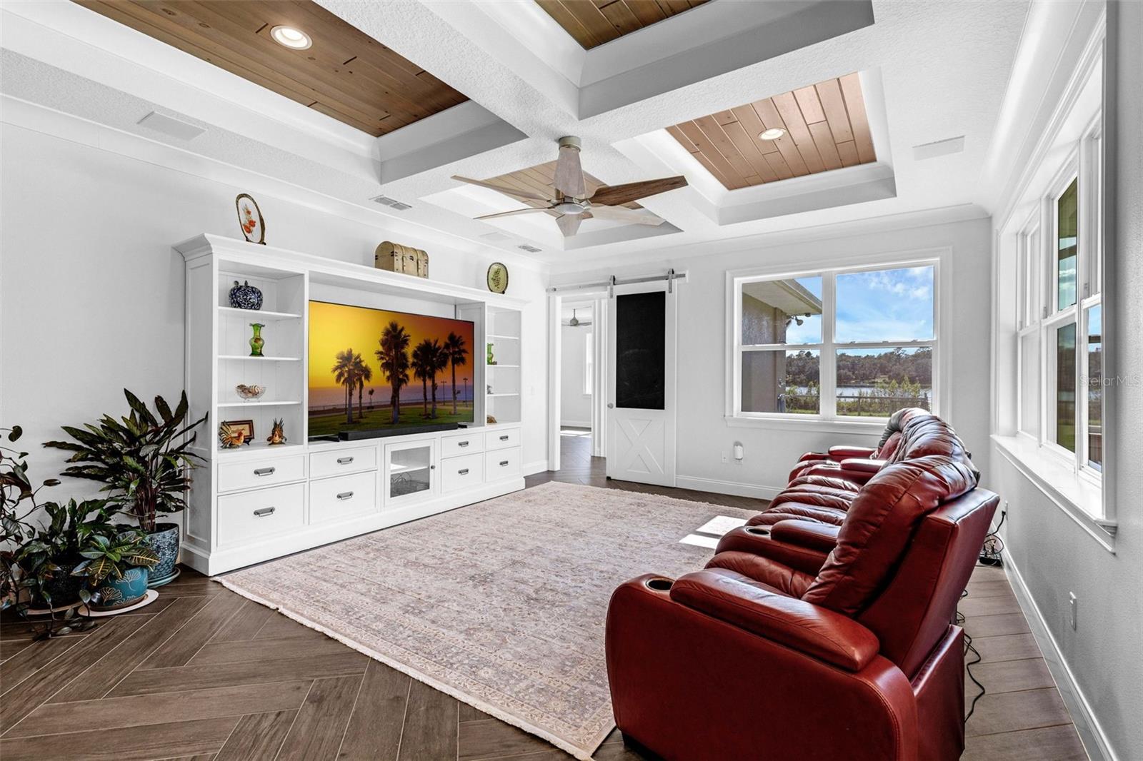 SILVER SPRINGS SHORES - Residential