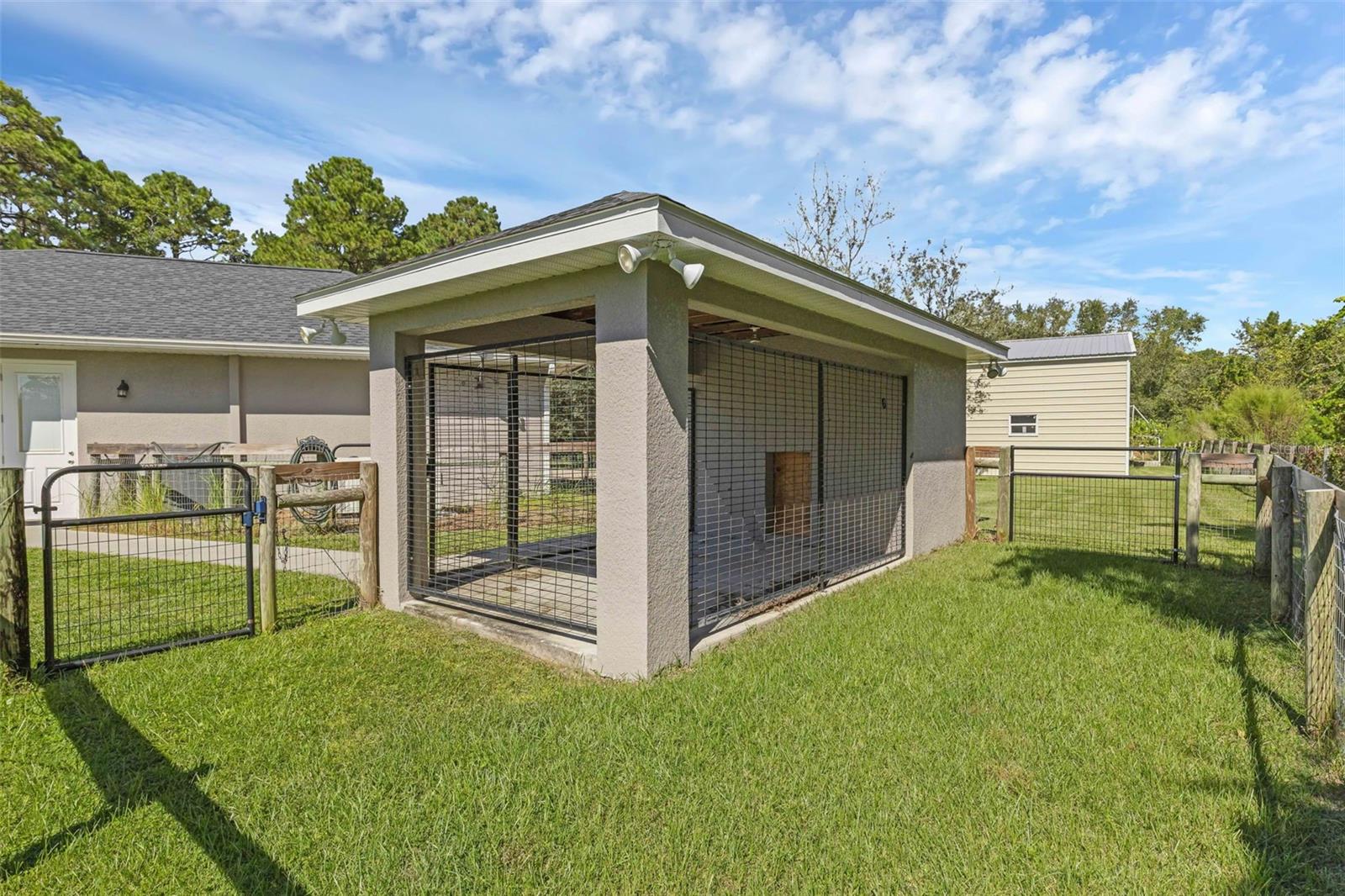 SILVER SPRINGS SHORES - Residential