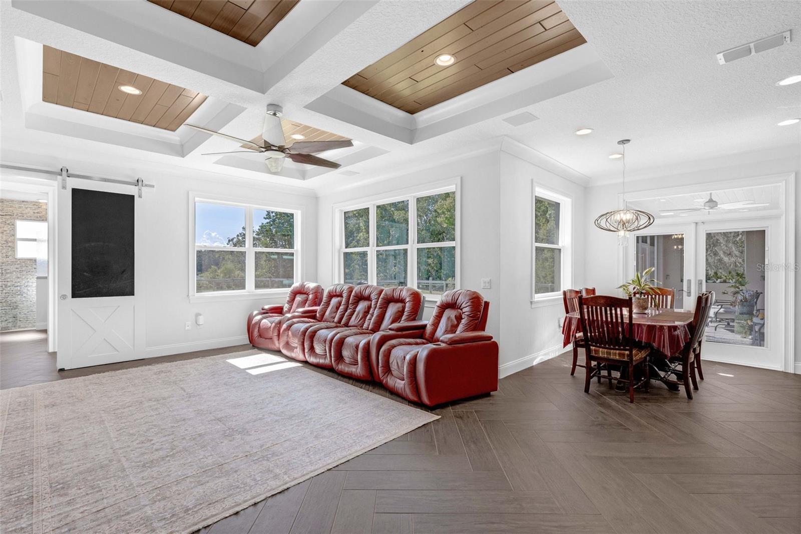 SILVER SPRINGS SHORES - Residential