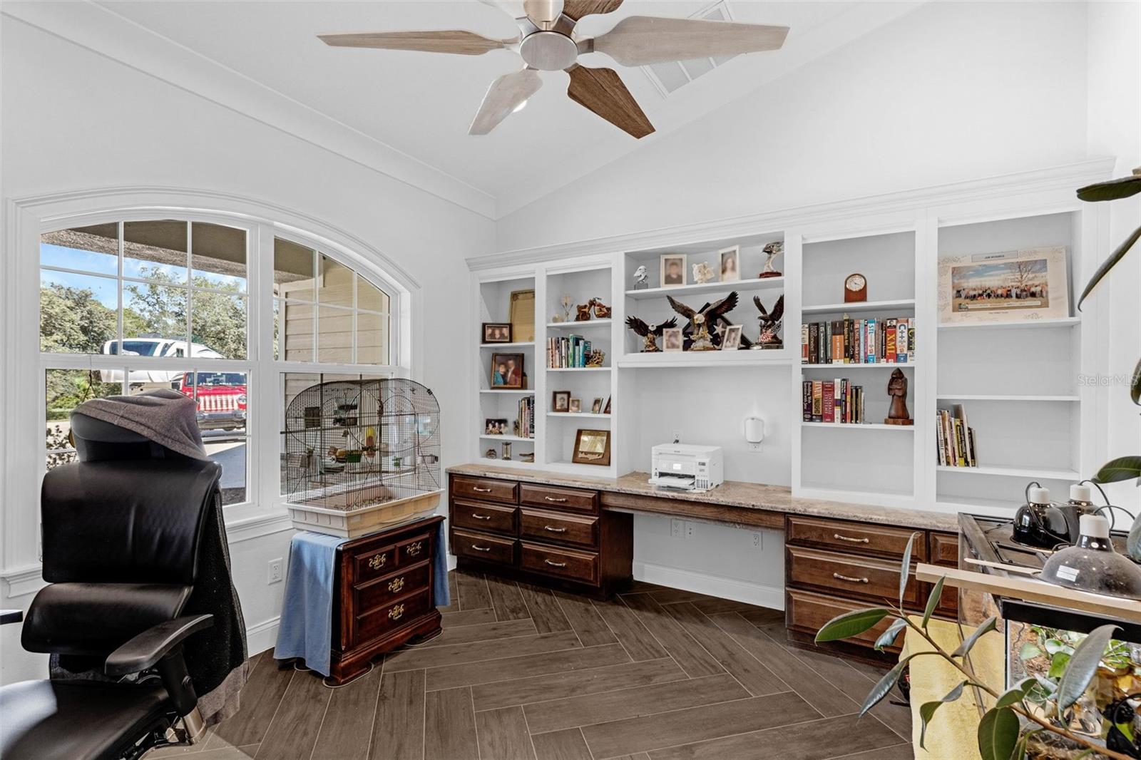 SILVER SPRINGS SHORES - Residential