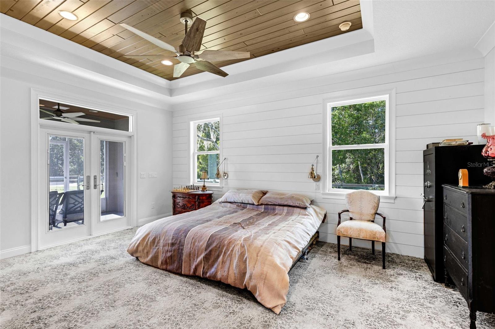 SILVER SPRINGS SHORES - Residential