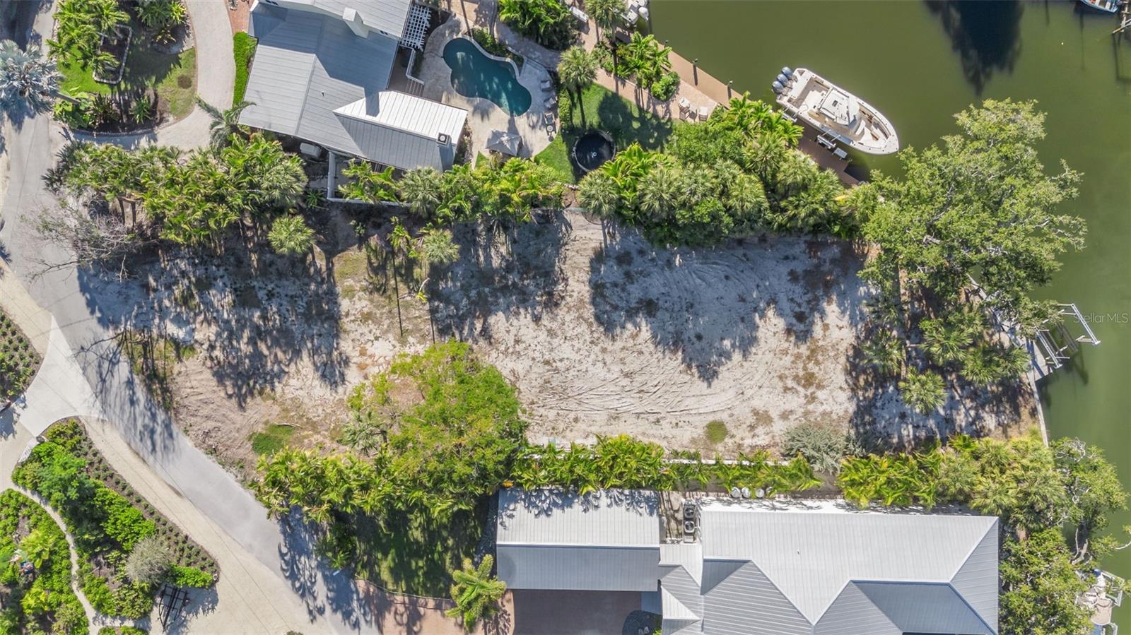 MIDNIGHT HARBOR SUB - Land