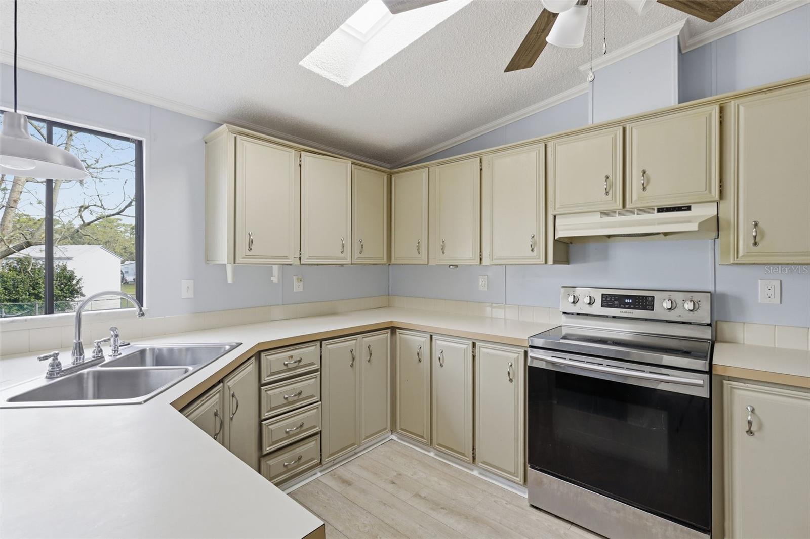 PINE FOREST ESTATES UNREC SUB - Residential