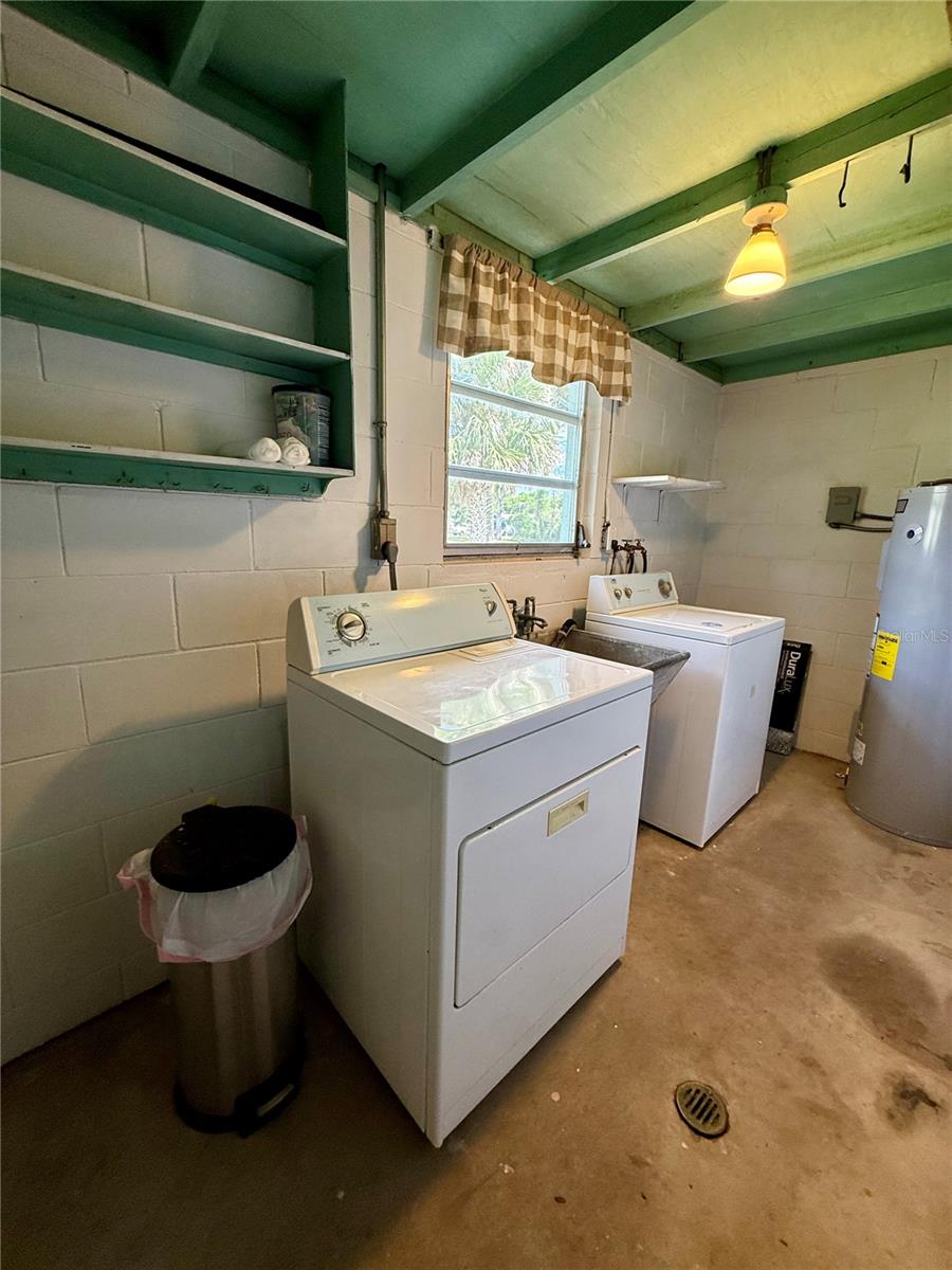 FRST HILLS - Residential Lease