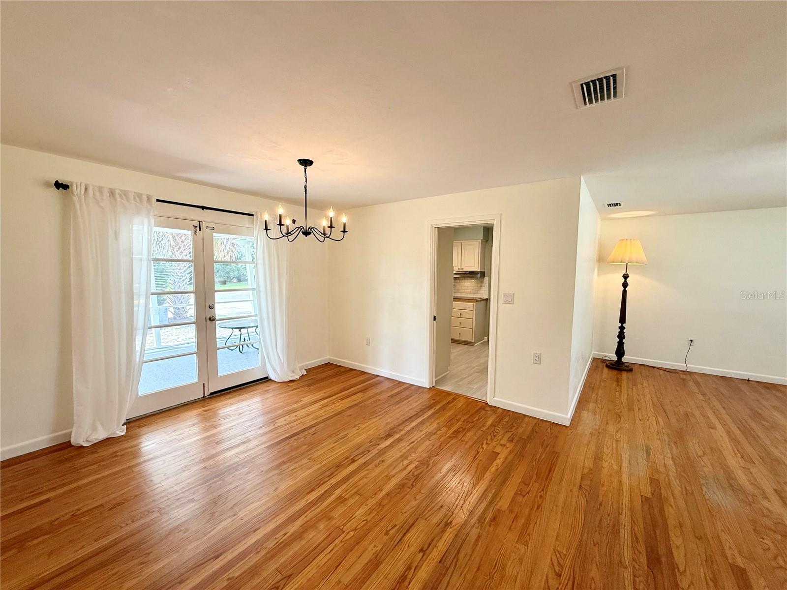 FRST HILLS - Residential Lease