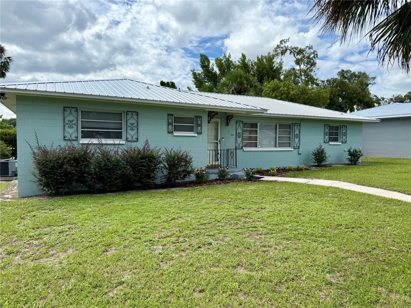 FRST HILLS - Residential Lease