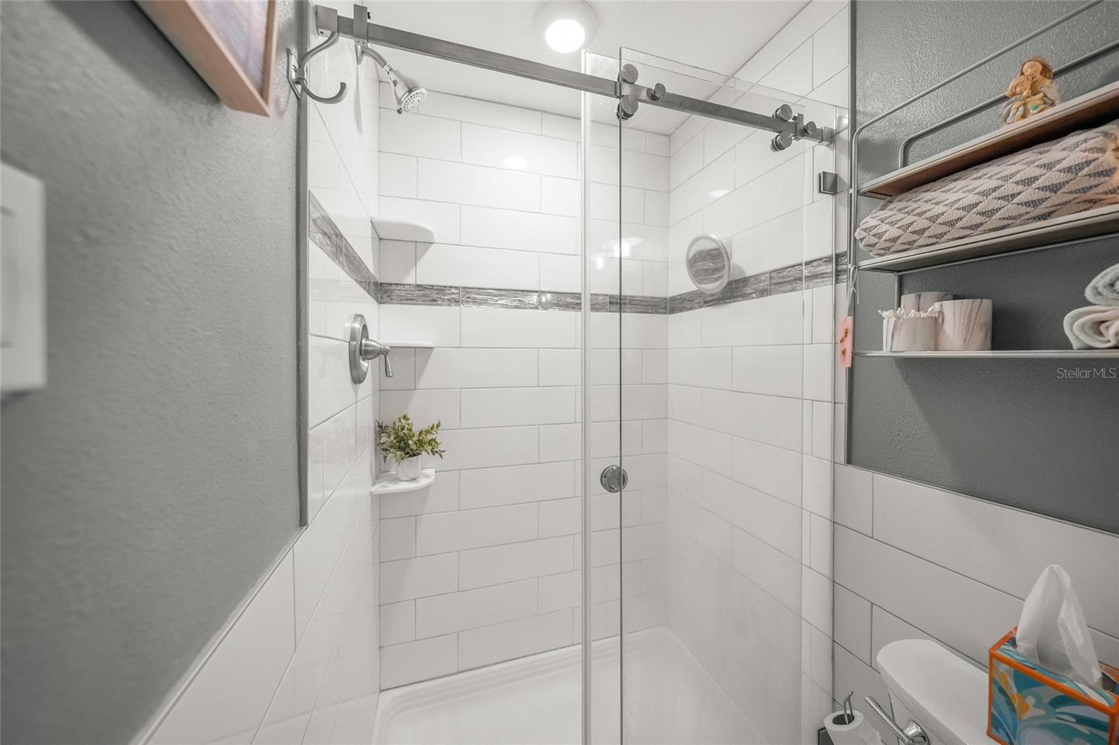 SHORELAND WOODS - Residential