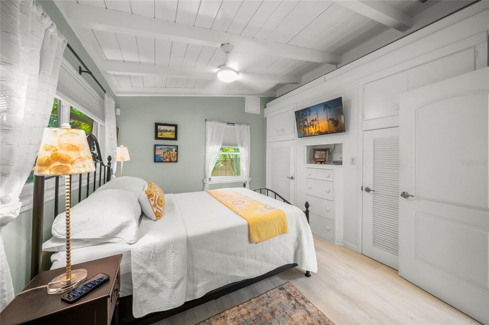 SHORELAND WOODS - Residential