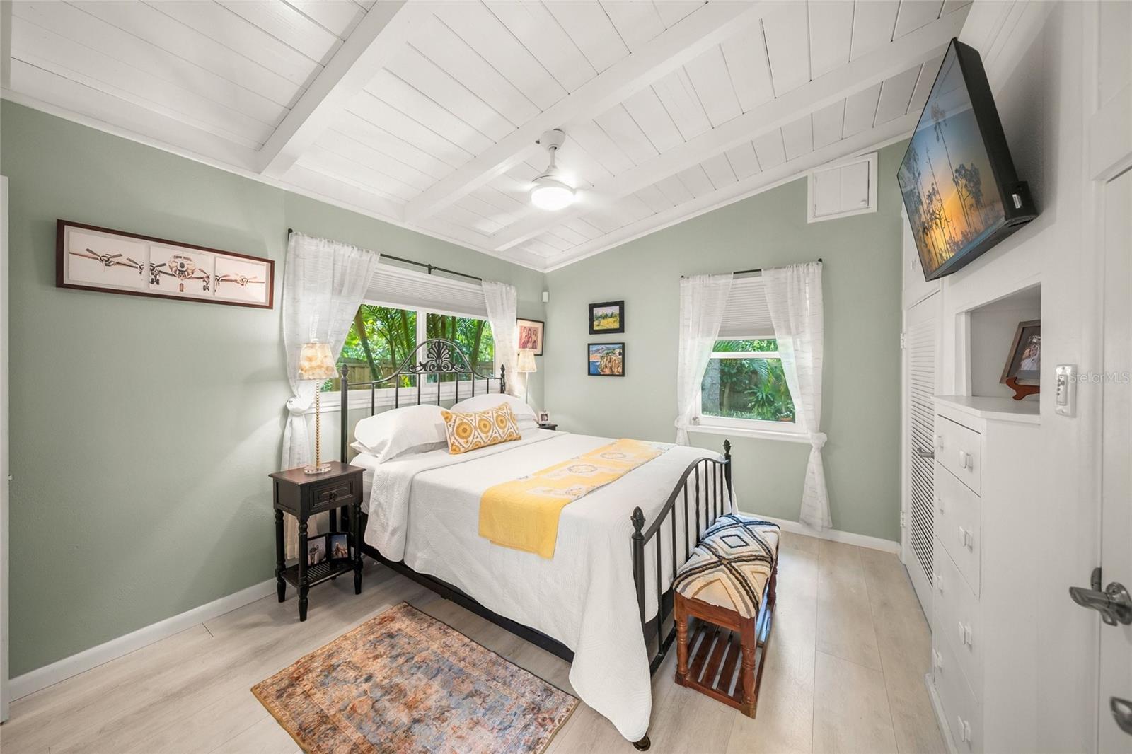 SHORELAND WOODS - Residential