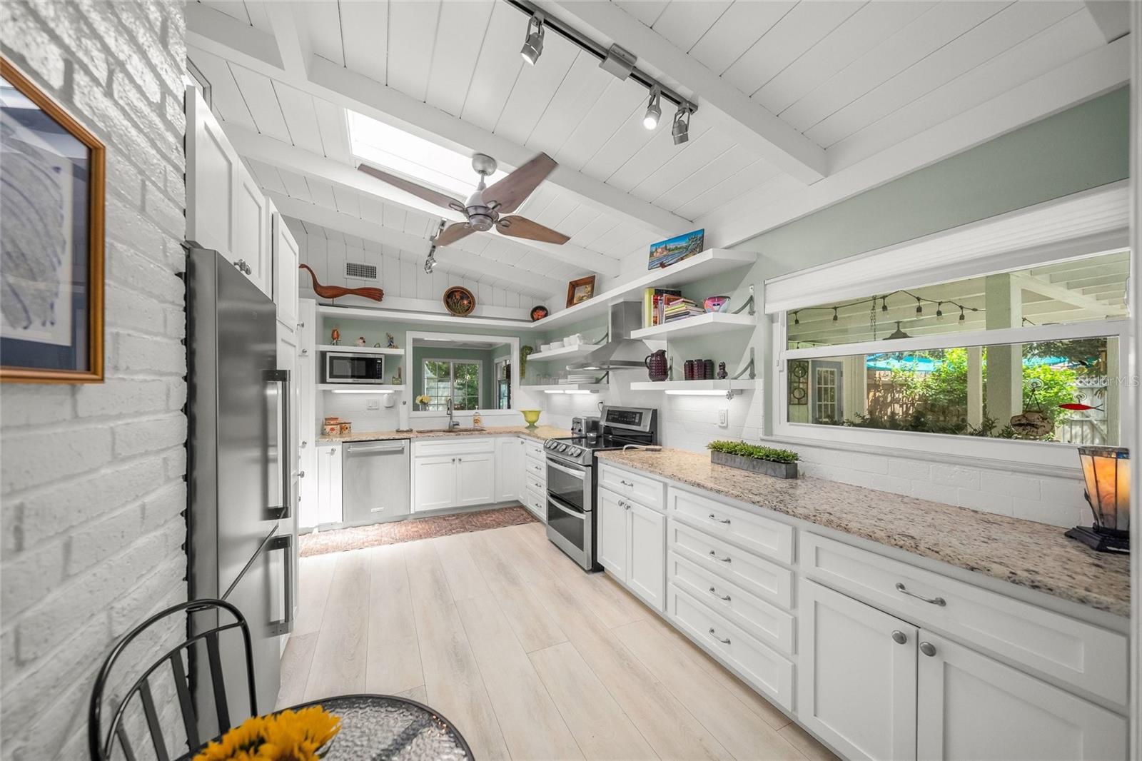 SHORELAND WOODS - Residential